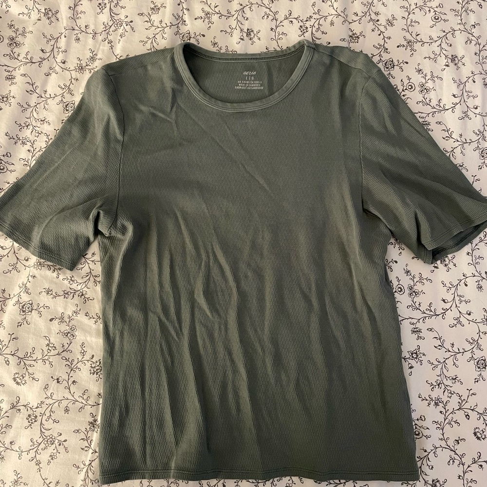 AERIE GREEN TEXTURED TEE